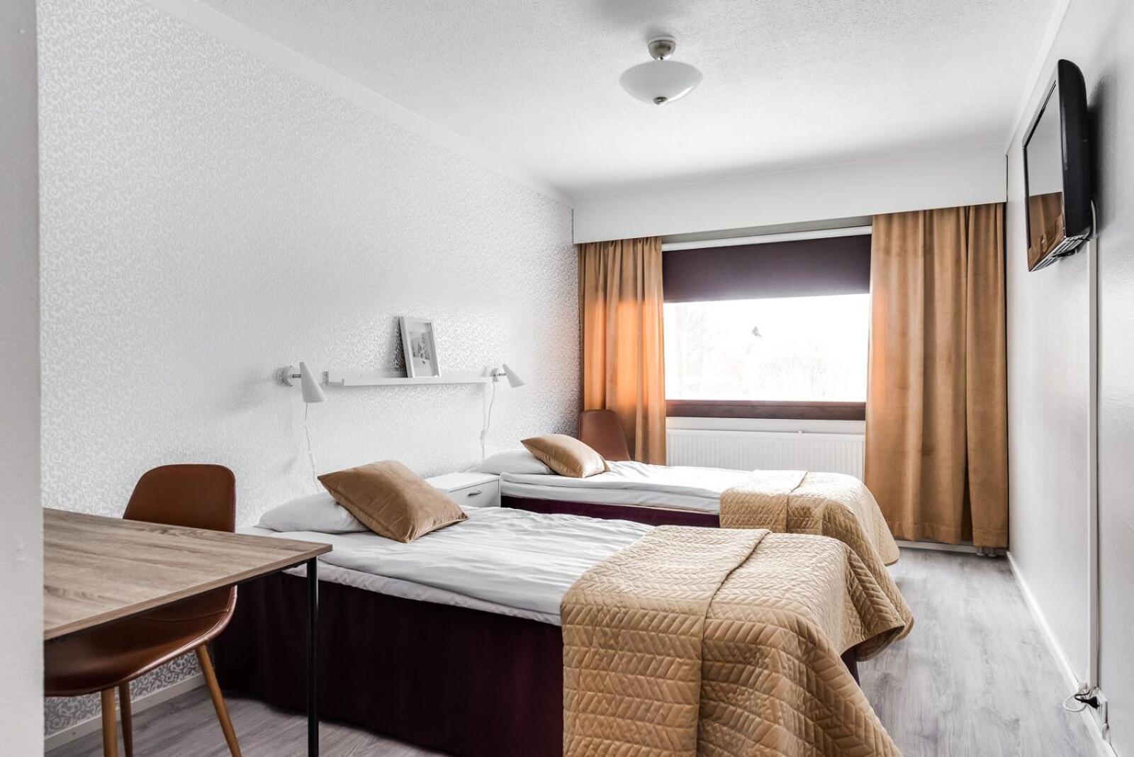 Hotel Kaeenpesae Ylivieska Exteriér fotografie