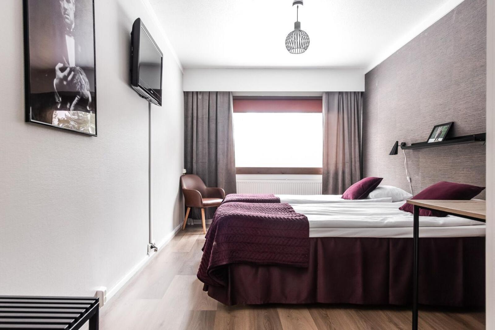 Hotel Kaeenpesae Ylivieska Exteriér fotografie