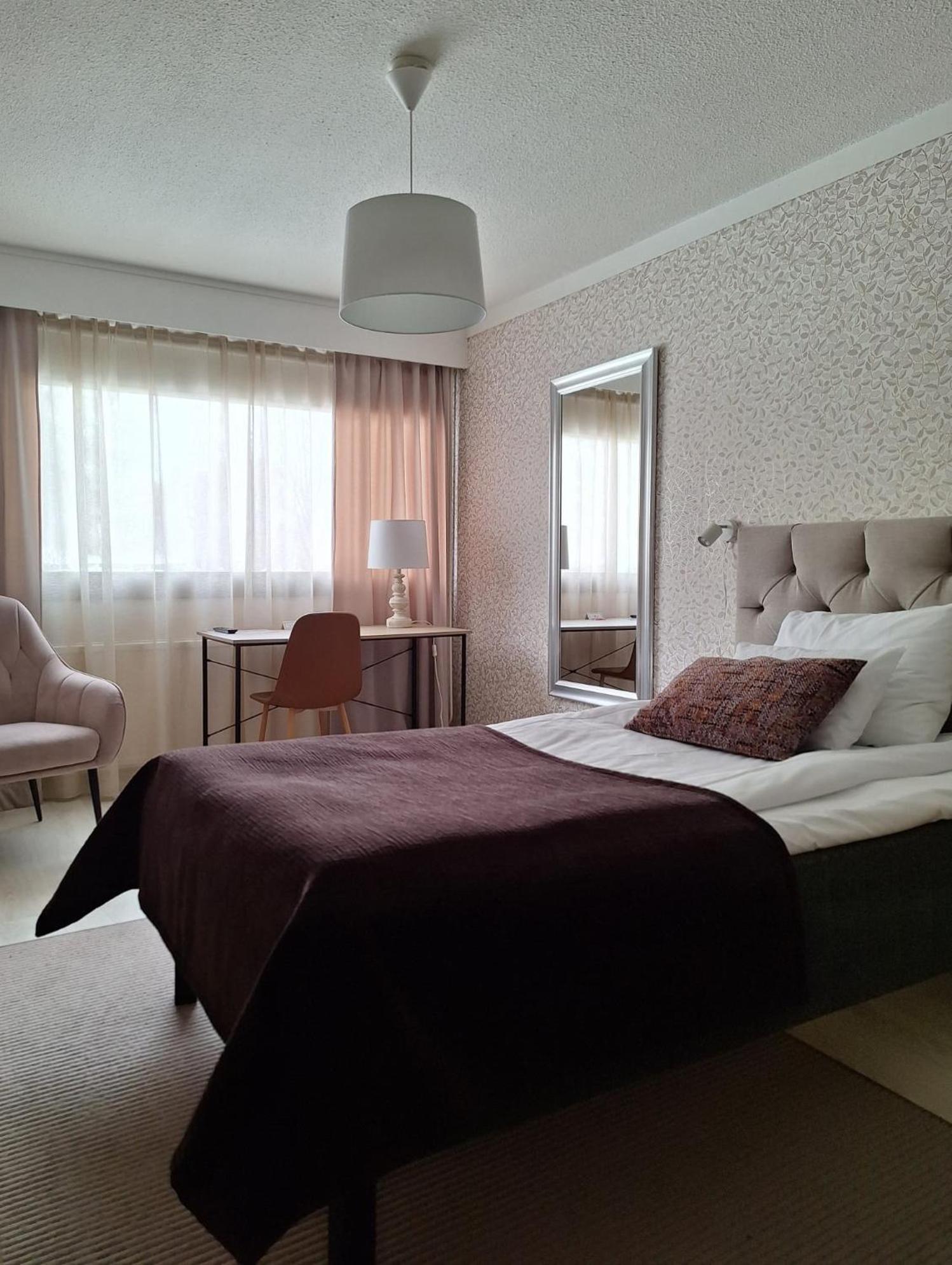 Hotel Kaeenpesae Ylivieska Exteriér fotografie