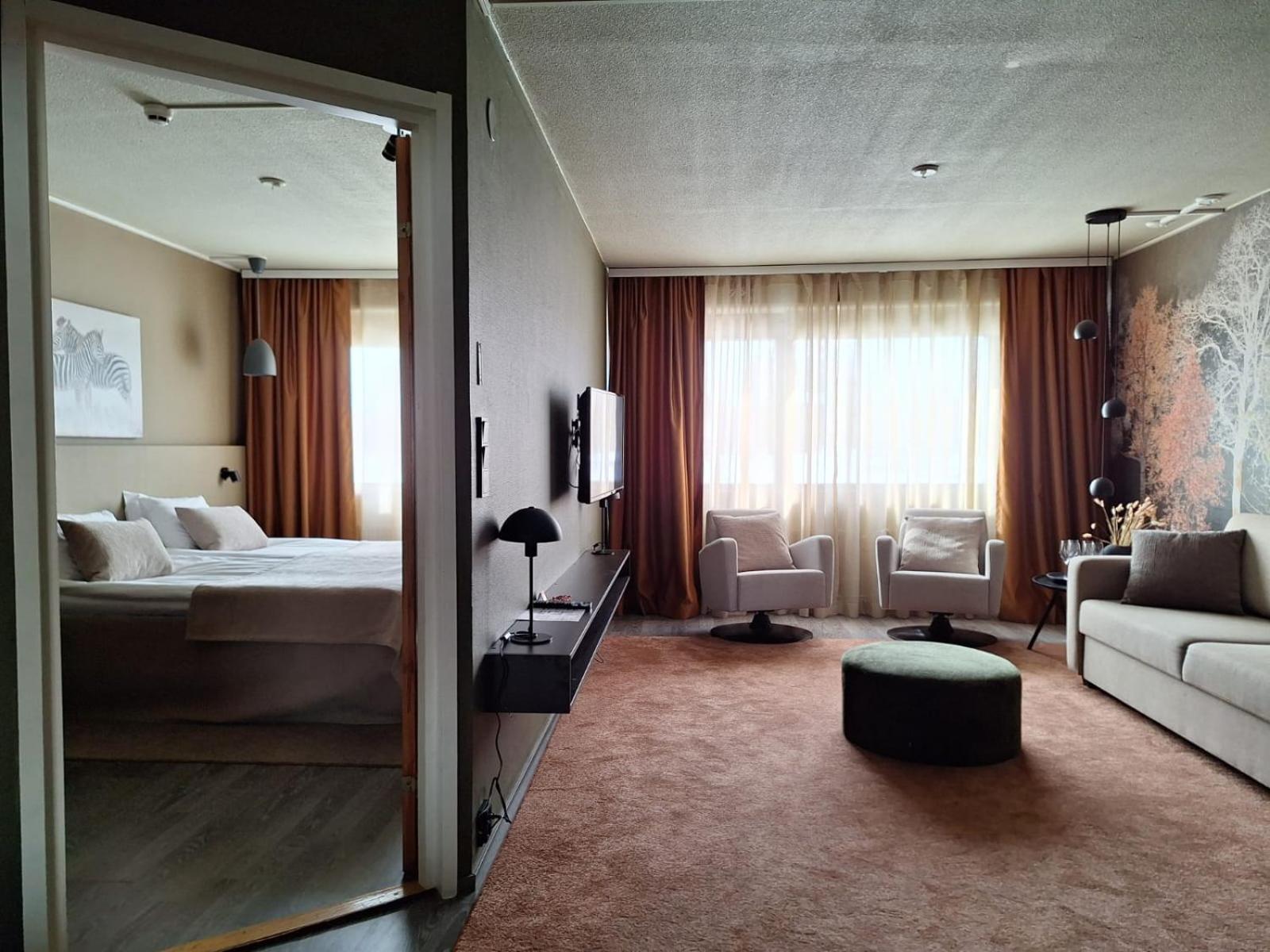 Hotel Kaeenpesae Ylivieska Exteriér fotografie
