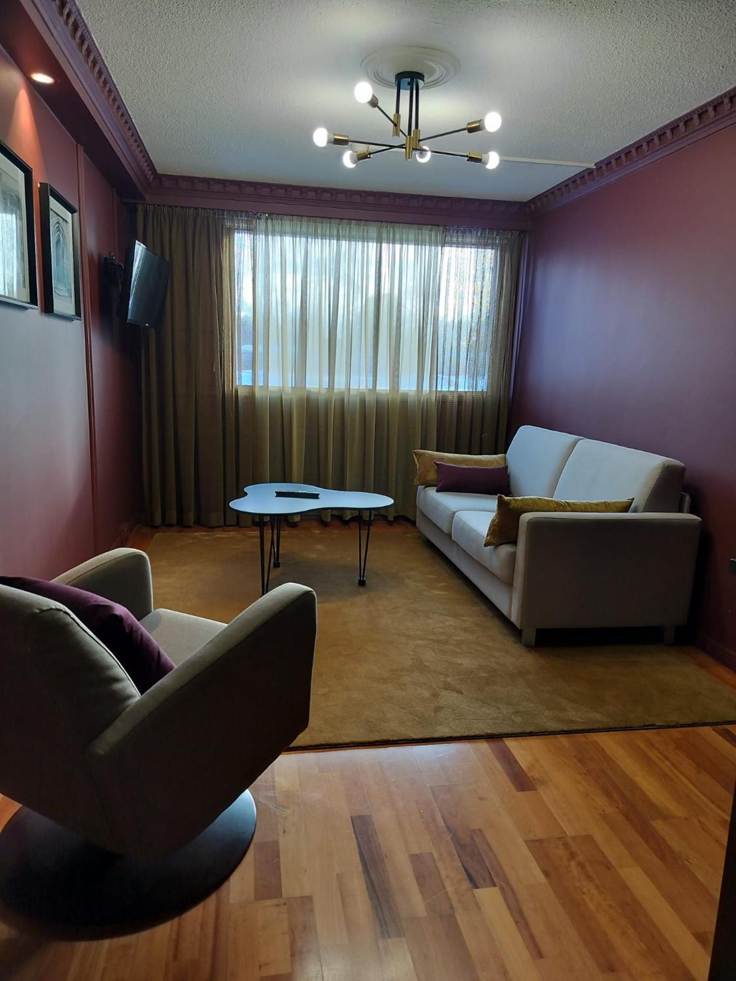 Hotel Kaeenpesae Ylivieska Exteriér fotografie