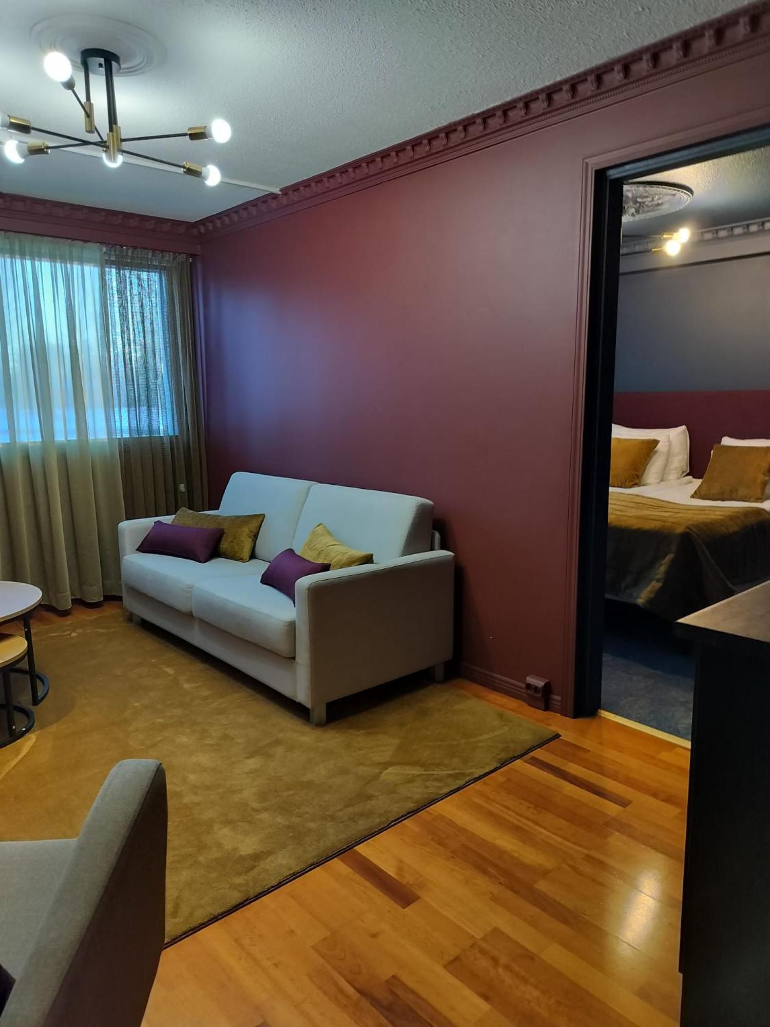 Hotel Kaeenpesae Ylivieska Exteriér fotografie