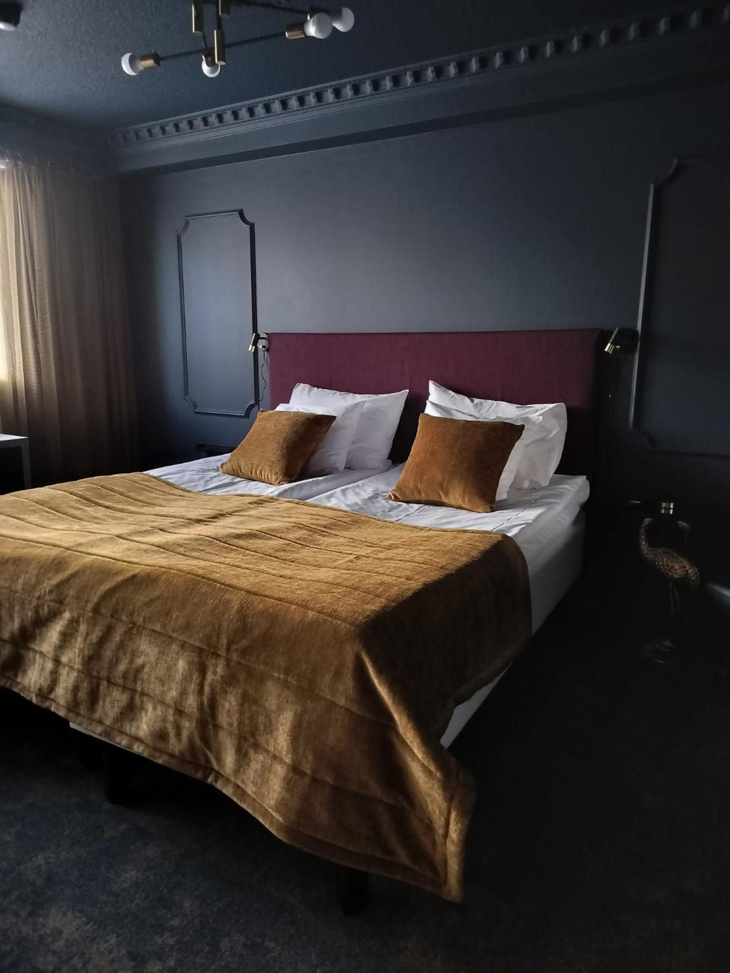 Hotel Kaeenpesae Ylivieska Exteriér fotografie