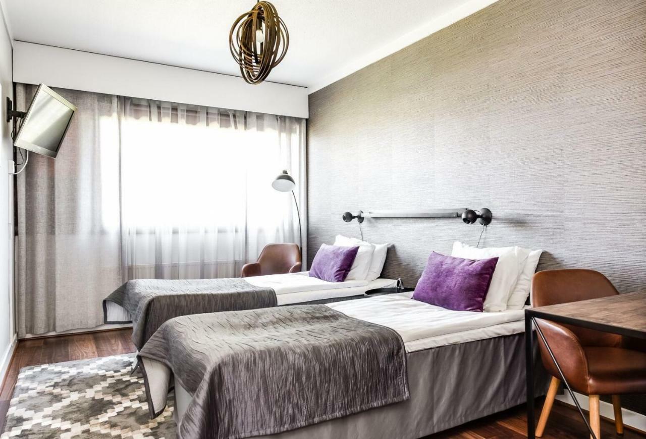 Hotel Kaeenpesae Ylivieska Exteriér fotografie