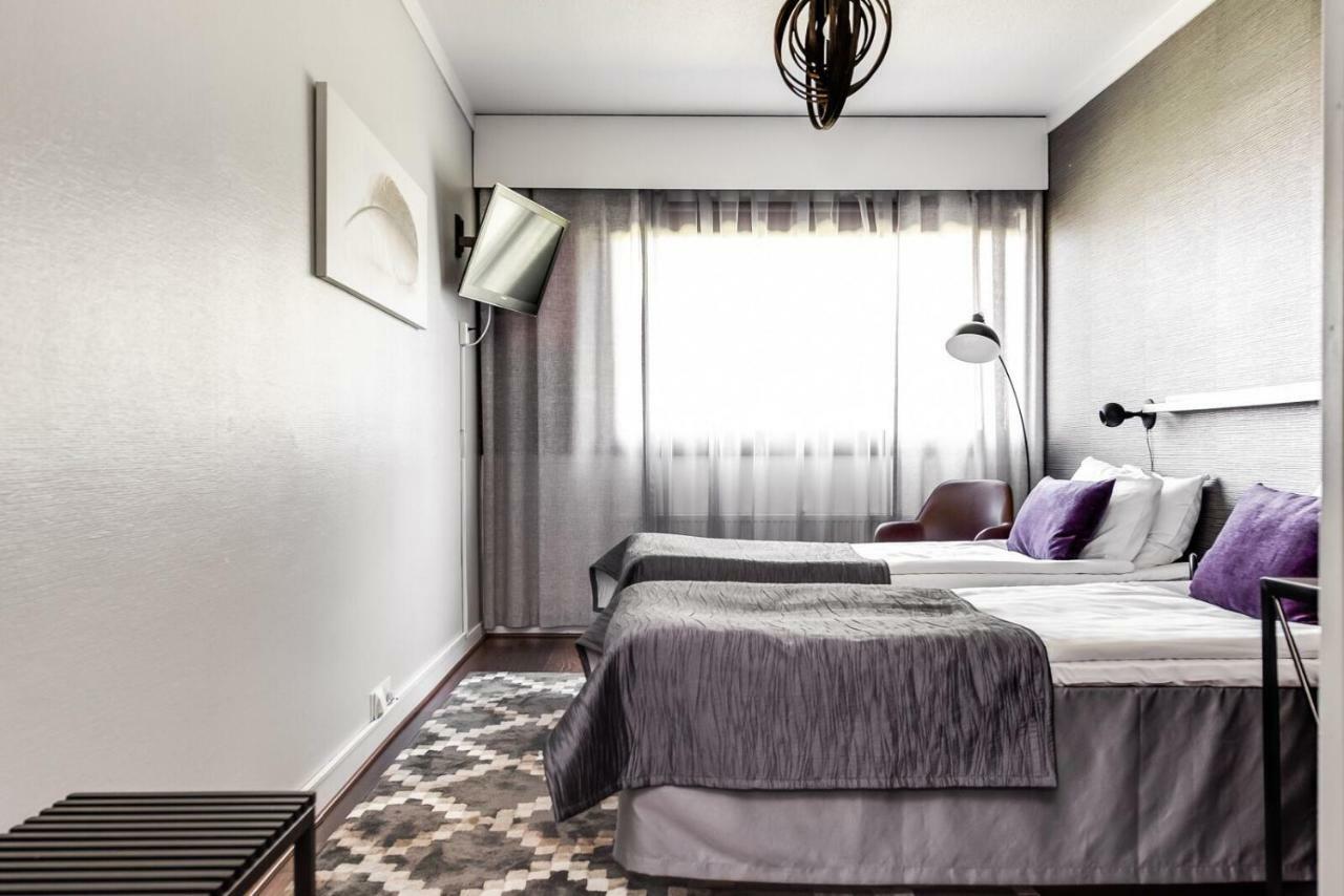 Hotel Kaeenpesae Ylivieska Exteriér fotografie
